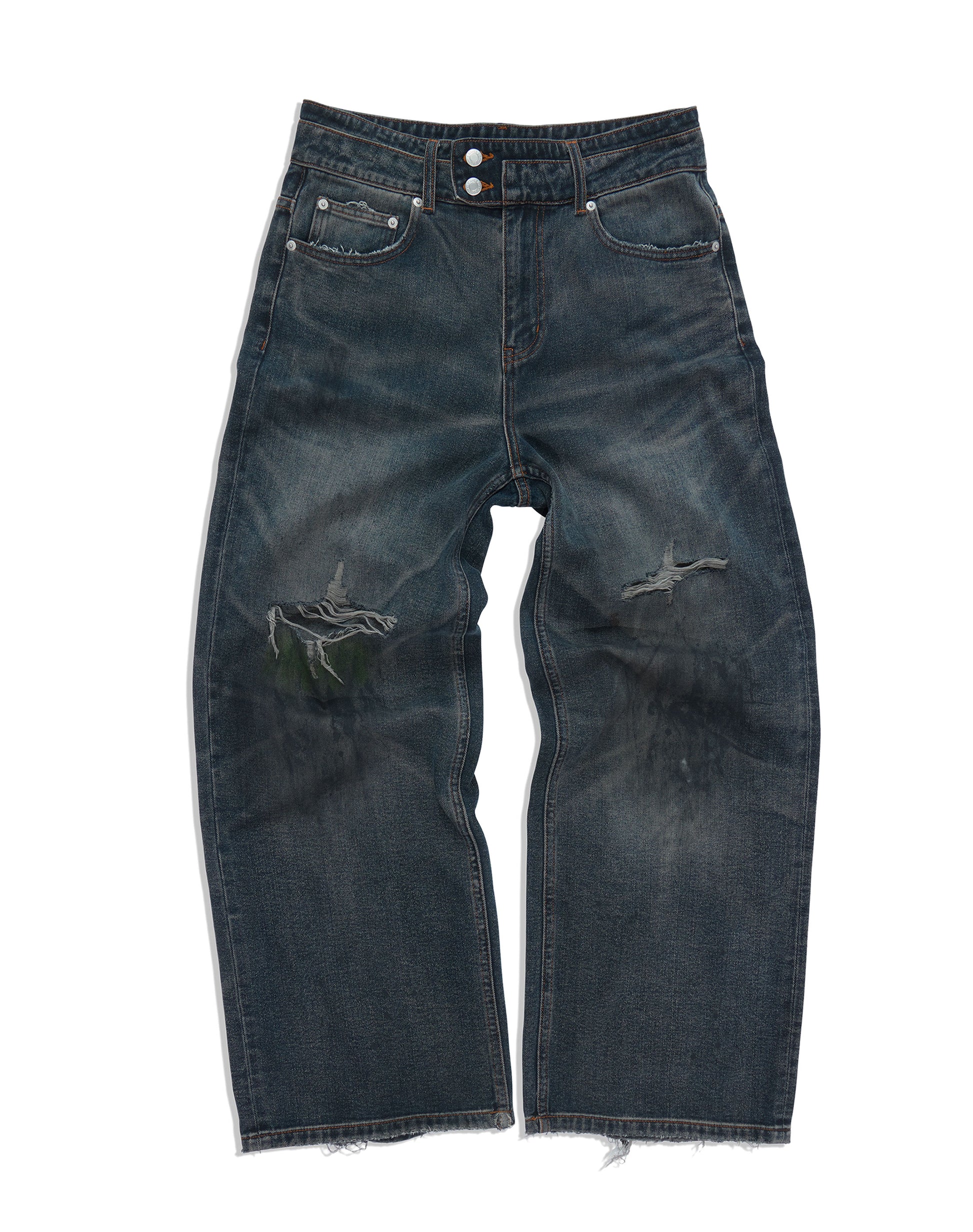 Knee Slide Distressed Jeans