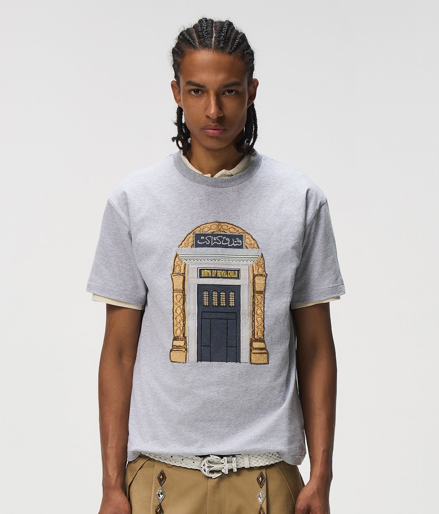 Aswan Hotel Tee in GRY