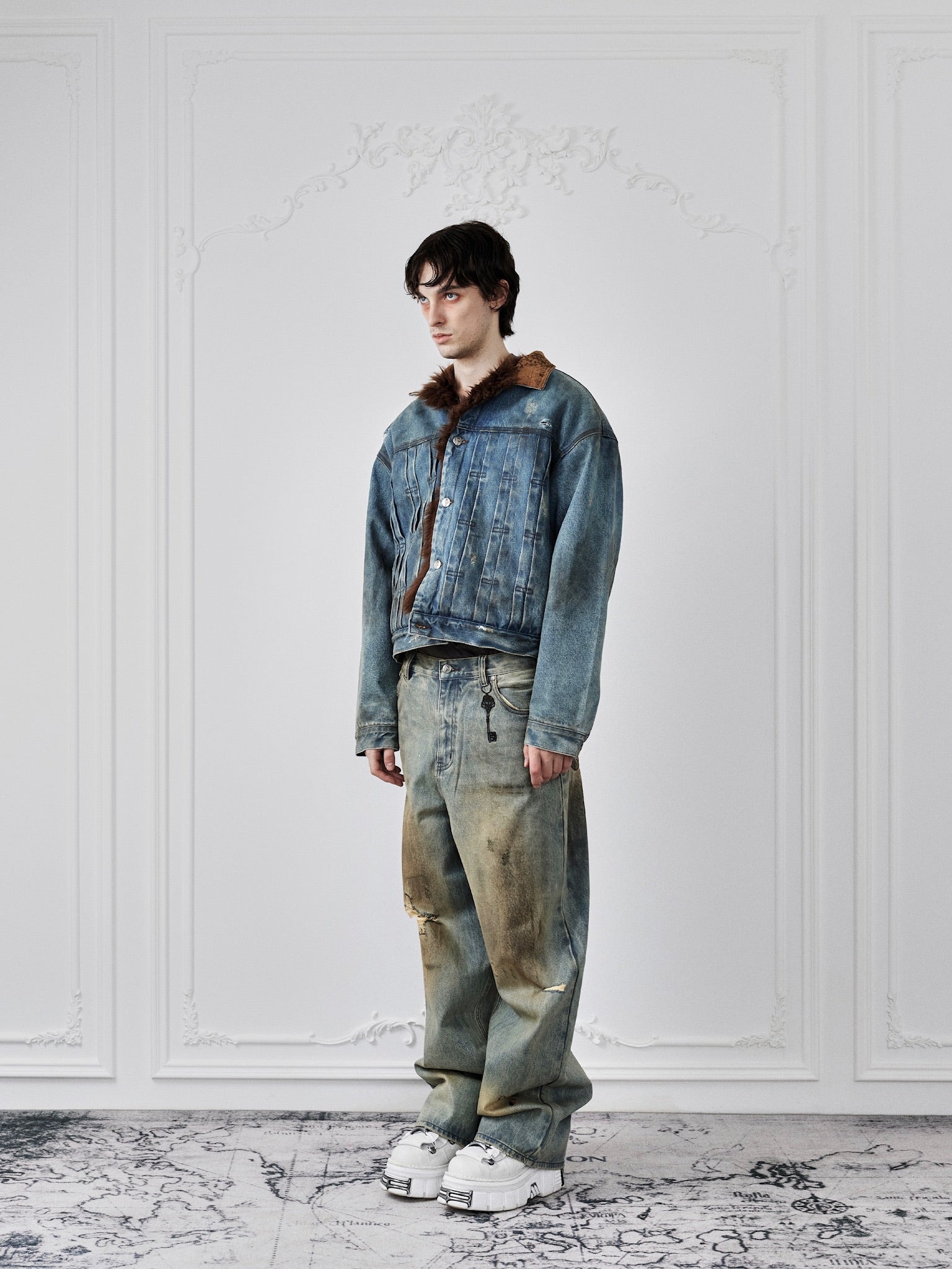 Dirty-Washed Brushing Wax Baggy Denim