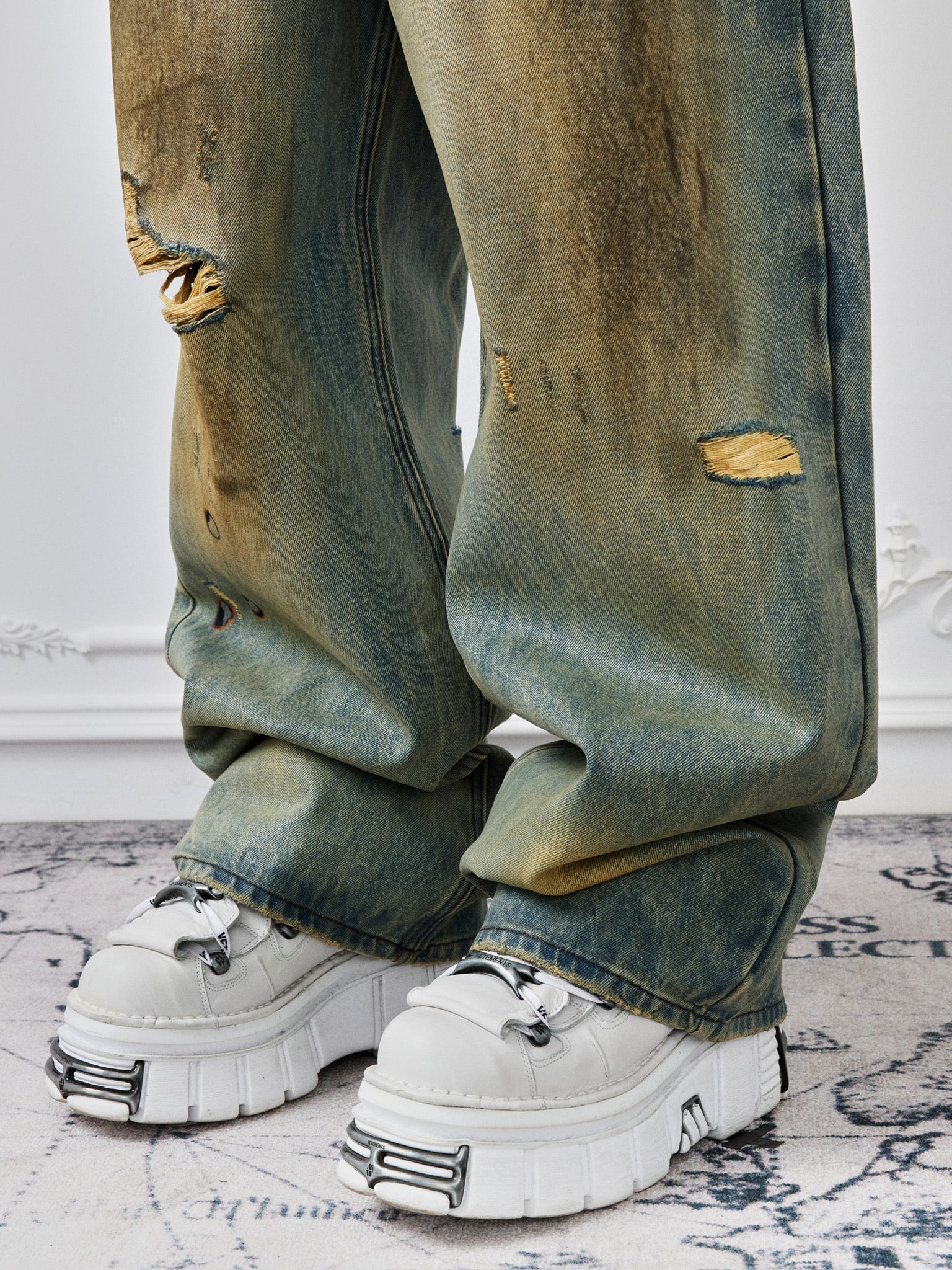 Dirty-Washed Brushing Wax Baggy Denim