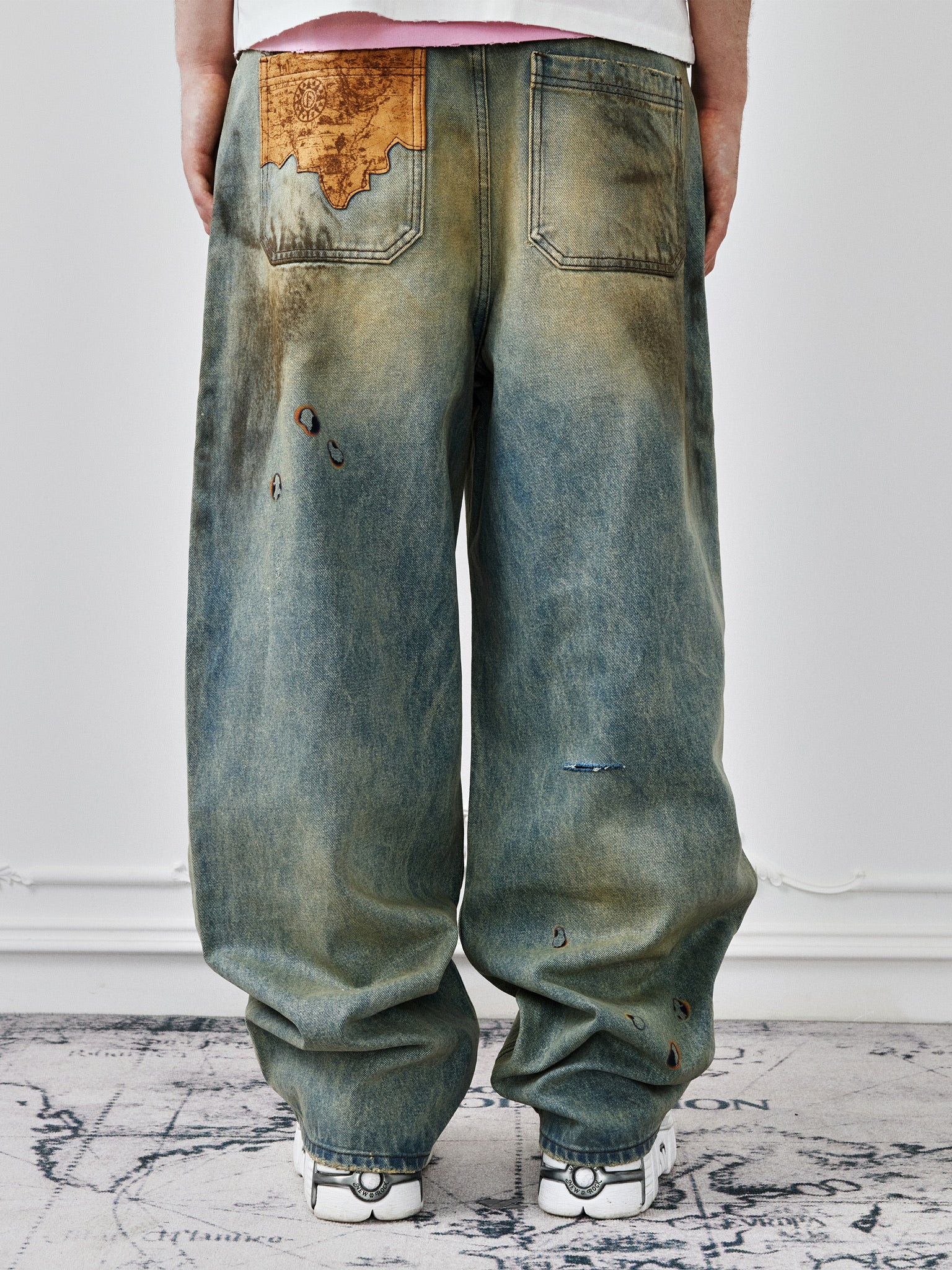 Dirty-Washed Brushing Wax Baggy Denim