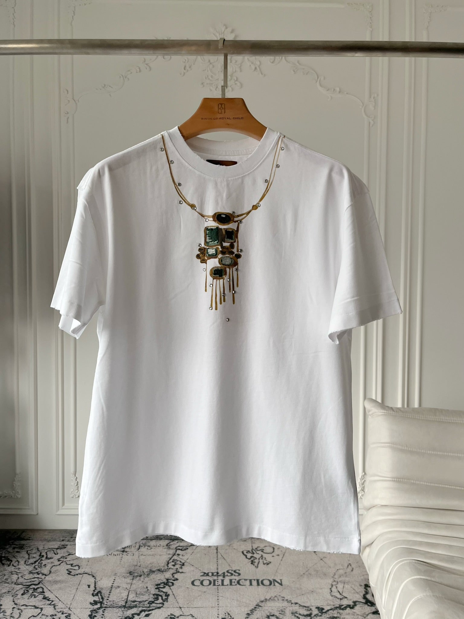 Gemstone Necklace Print T-Shirt in White