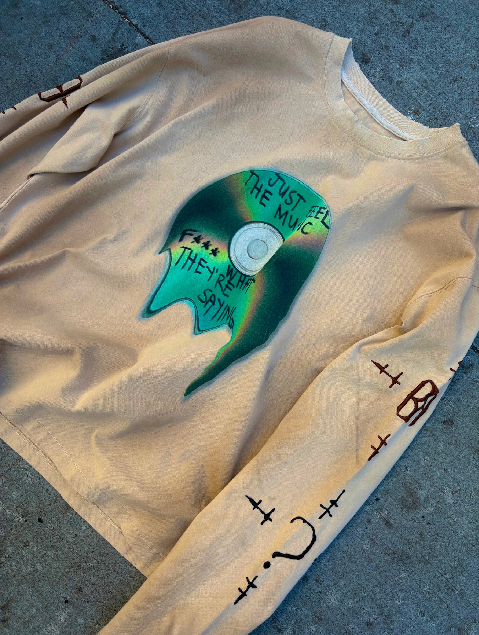 2-IN-1 Distressed Stained Long-sleeve Tee