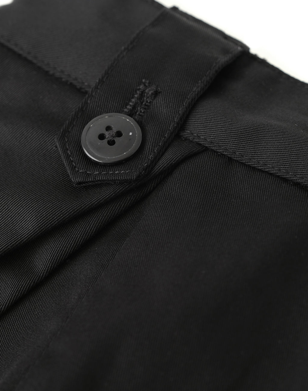 Gemstone Bermuda Shorts in BLK