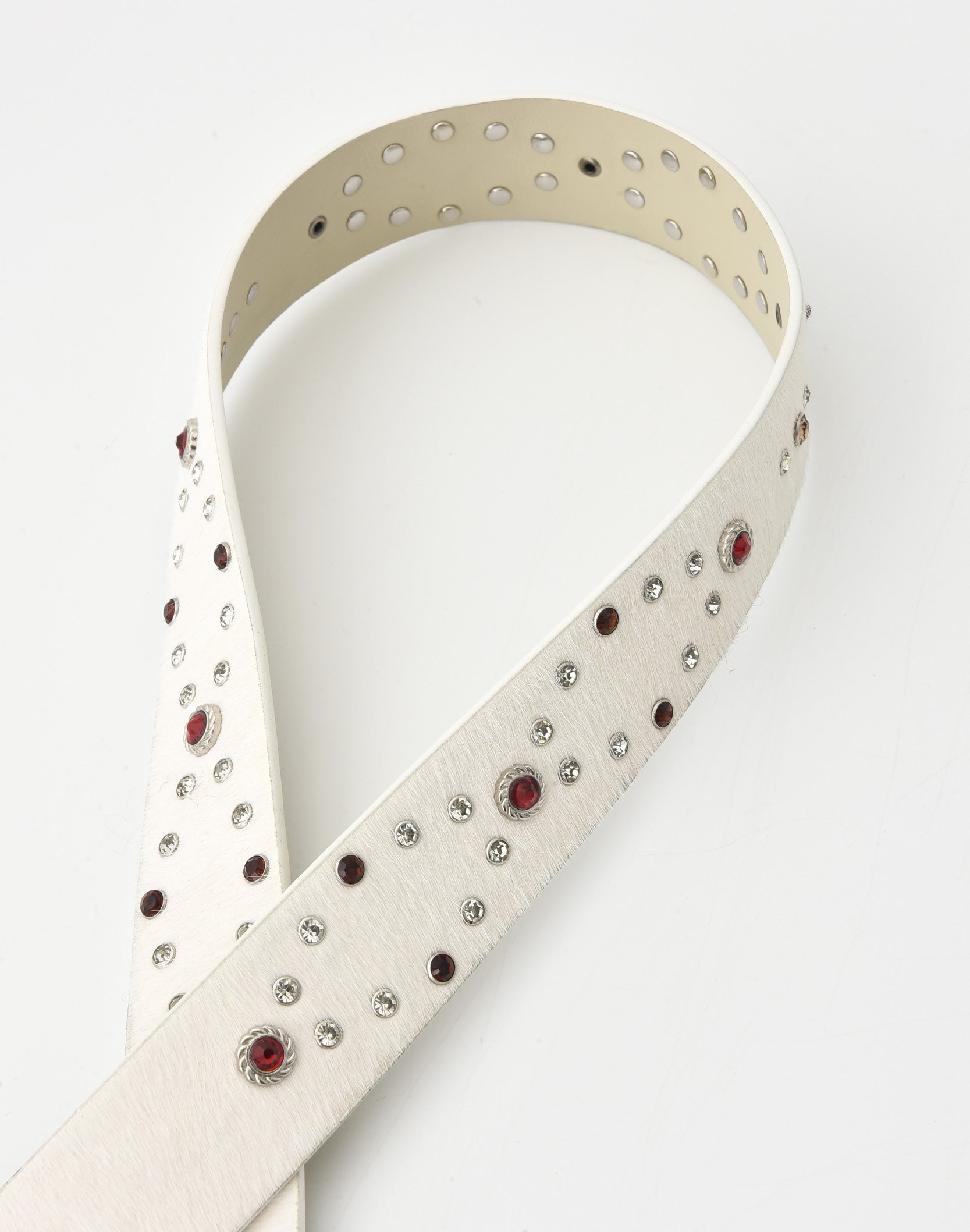 Lion Medal Horsehair Belt In WHT – Birth Of Royal Child