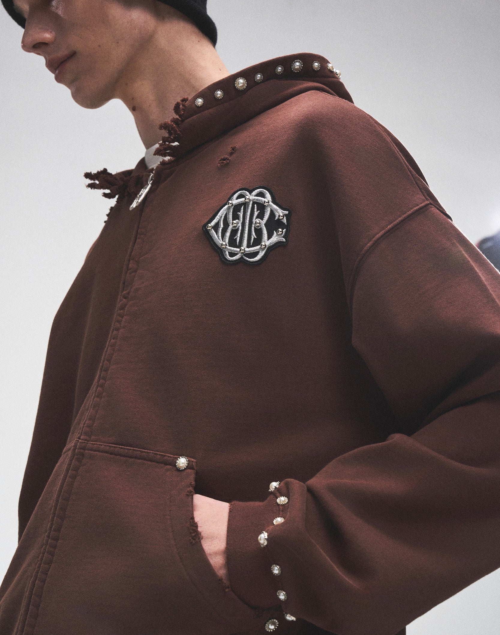 PEARL STUDDED BOXY ZIP HOODIE BROWN