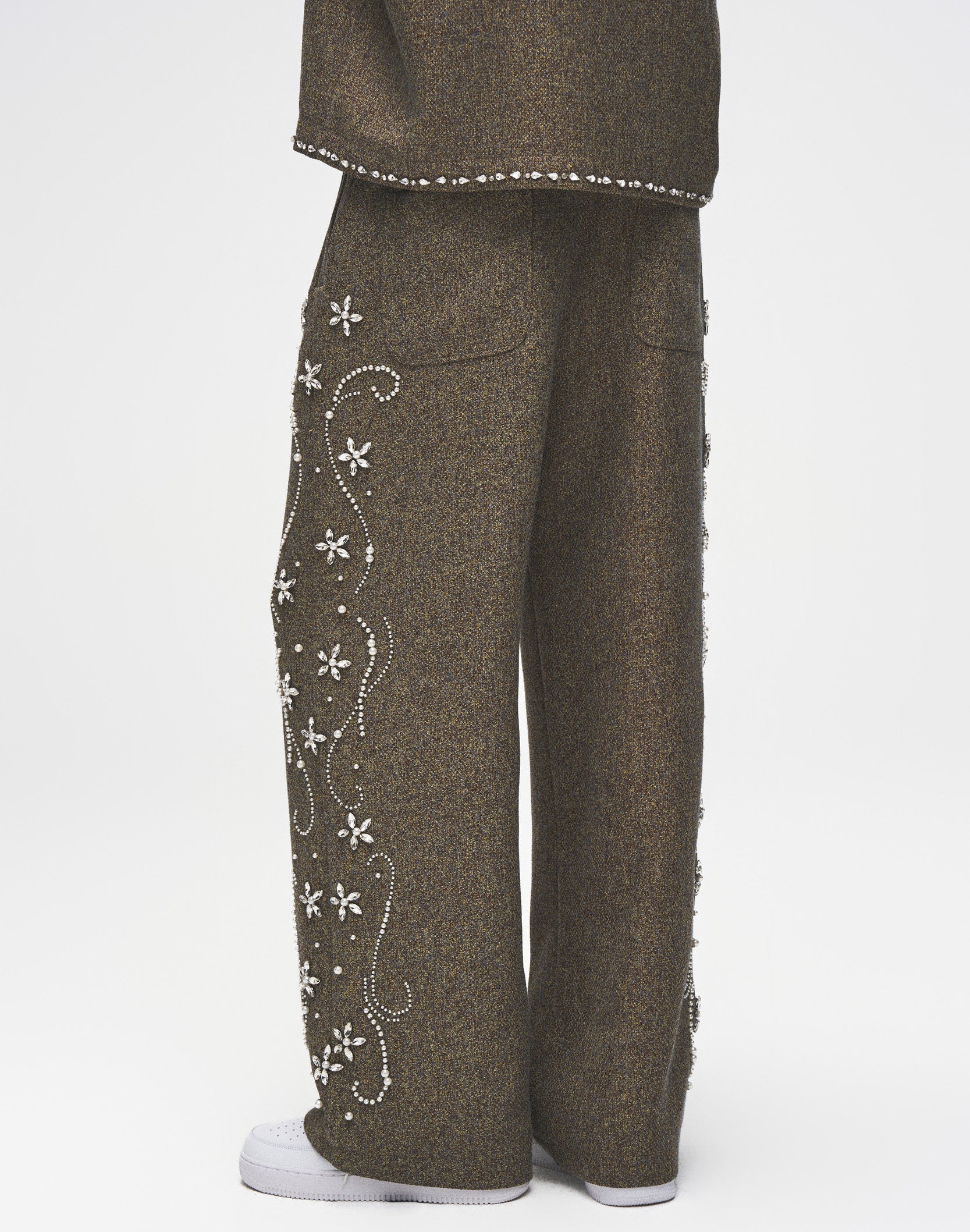 DIAMOND EMBELLISHED FLORAL KNIT PANT IN GRN