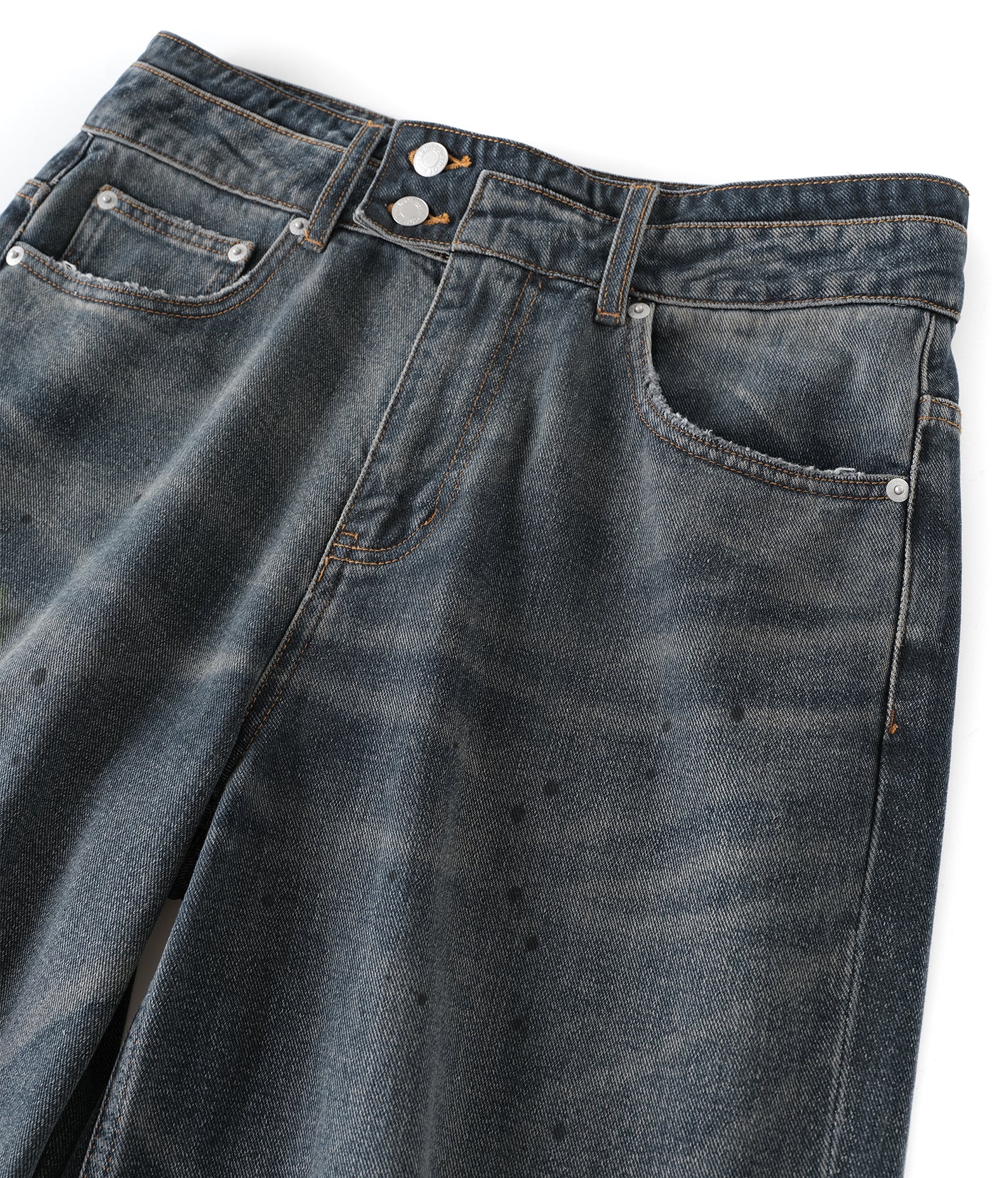 Knee Slide Distressed Jeans